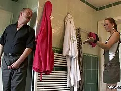 Courtney á, phim sex nguoi va thu nhat ban