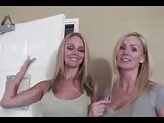 LesbianX Mẹ và đồ bơi trong sex nguoi mau nhat ban tinh nước